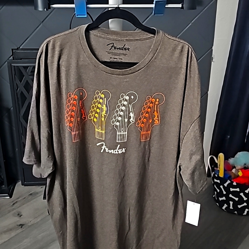 Mens Fender t shirt